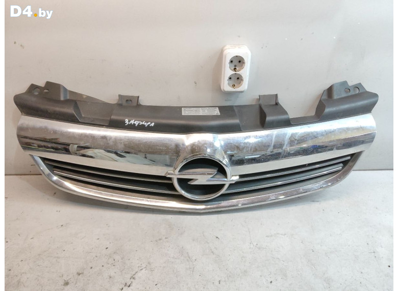 Решетка радиатора к Opel Zafira 2011 г.