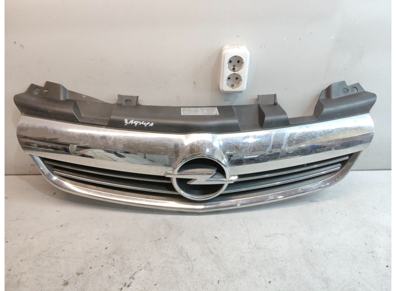 Решетка радиатора к Opel Zafira, 2011г.