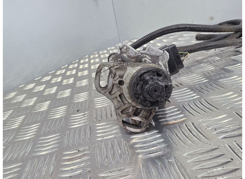 Распределитель зажигания (трамблёр) к Mazda Demio, 1998г.