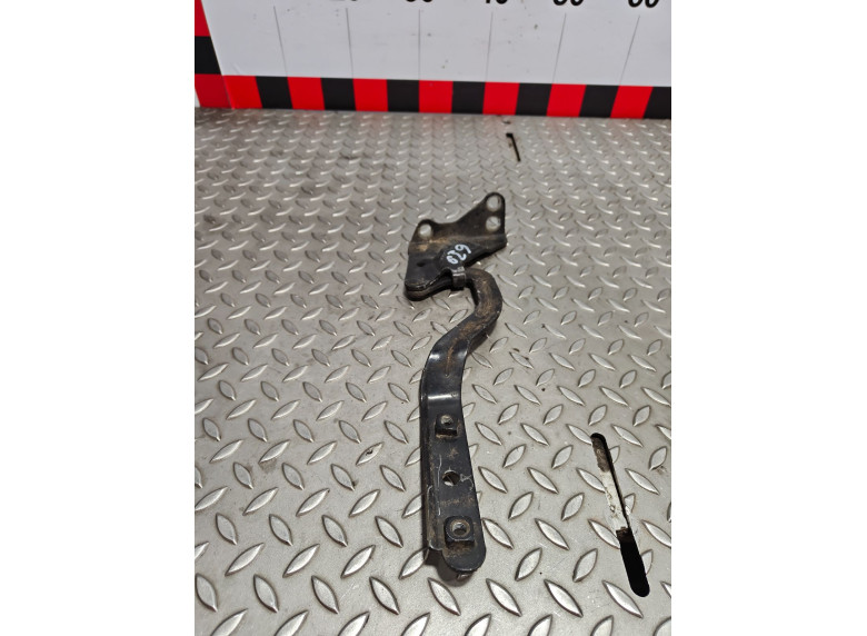 Петля капота правая к Mercedes Vito W639, 2007г.