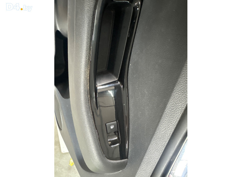 Кнопка стеклоподъемника заднего левого к Chevrolet Orlando 2011 г.