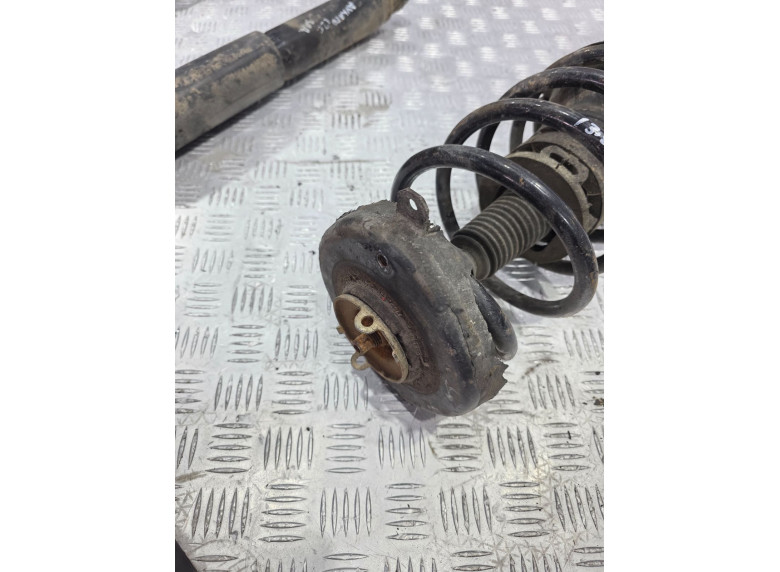 Опора амортизатора верхняя (чашка) к Renault Scenic RX4, 2001г.