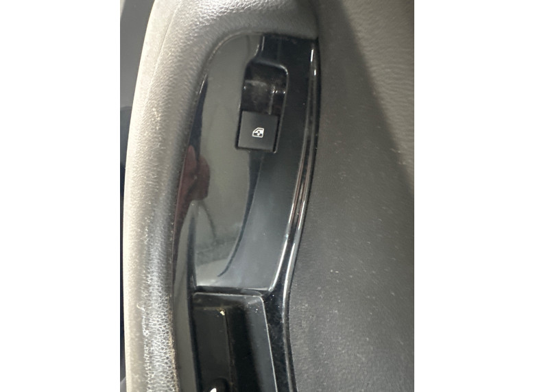 Кнопка стеклоподъемника переднего правого к Chevrolet Orlando, 2011г.