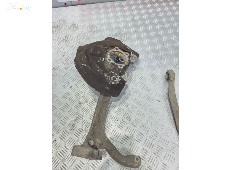 Кулак поворотный правый к Audi A6 2008 г.
