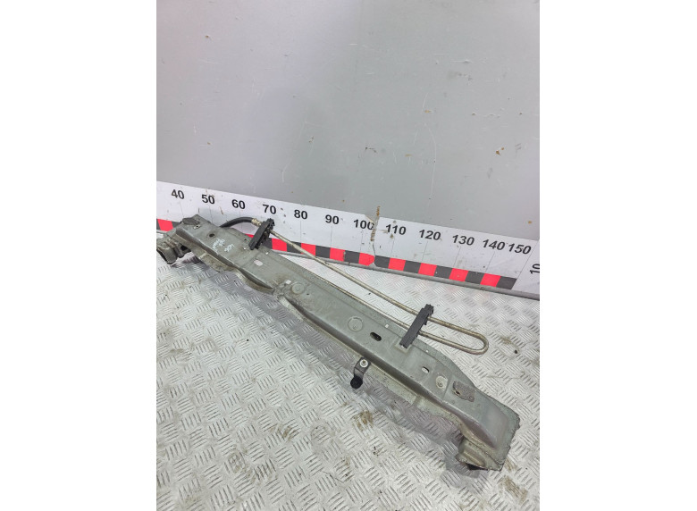 Балка под радиатор к Peugeot 406, 2001г.