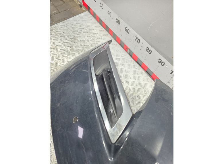 Заглушка (решетка) в бампер передний к Peugeot 5008, 2012г.