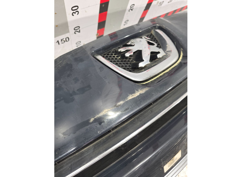 Бампер передний к Peugeot 5008, 2012г.
