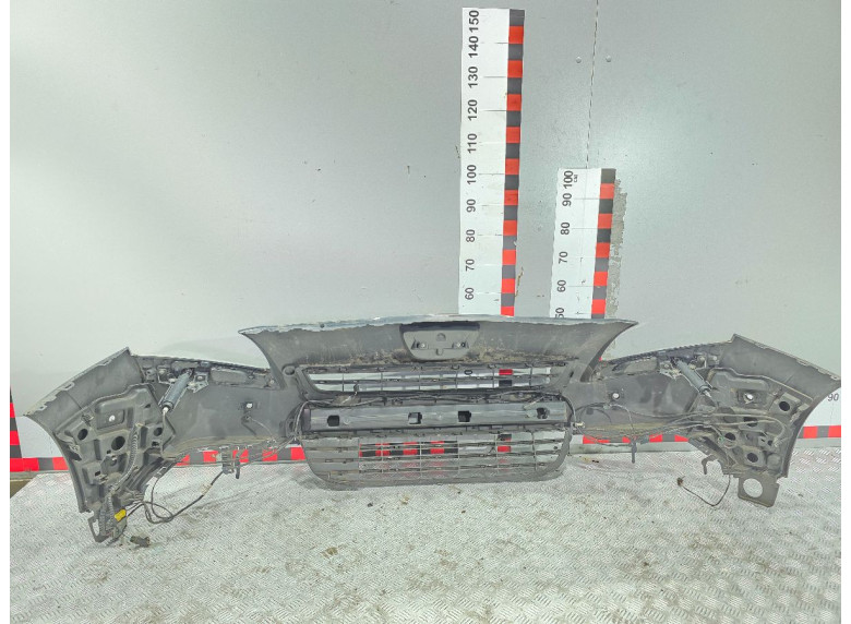 Бампер передний к Peugeot 5008, 2012г.