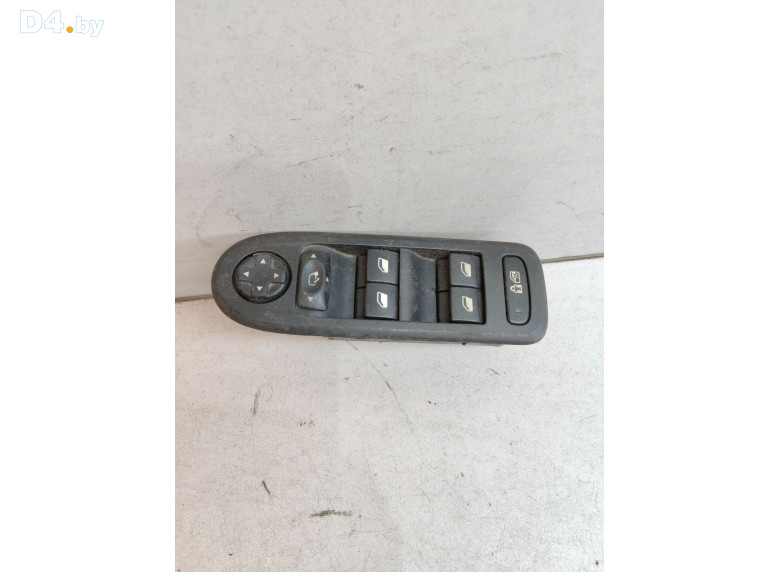 Блок управления стеклоподъемниками к Citroen C5 2009 г.