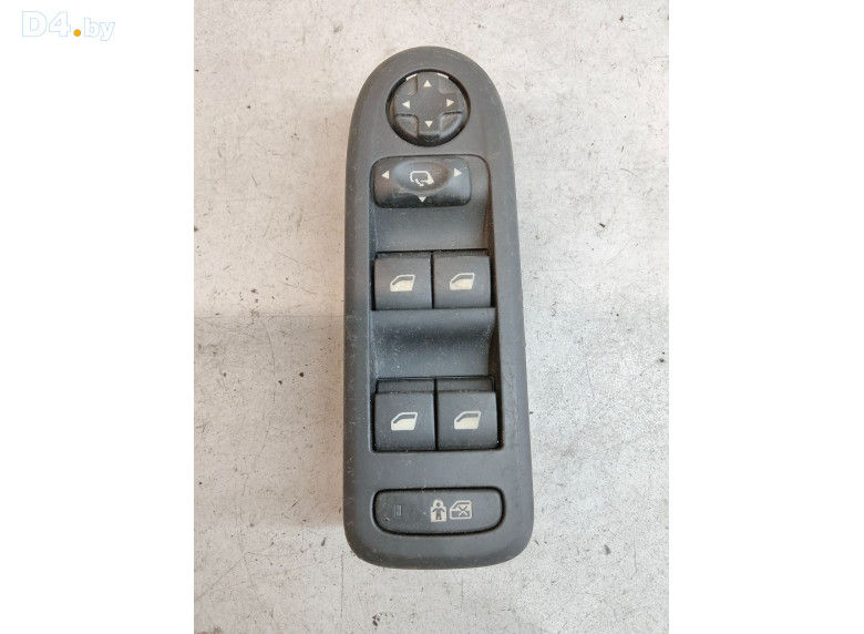 Блок управления стеклоподъемниками к Citroen C5 2009 г.