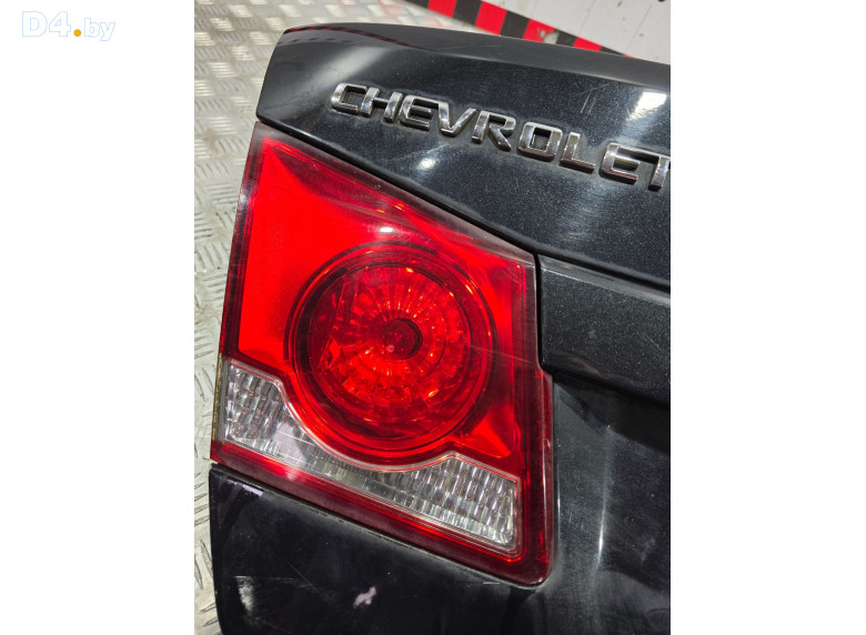 Фонарь крышки багажника левый к Chevrolet Cruze 2010 г.