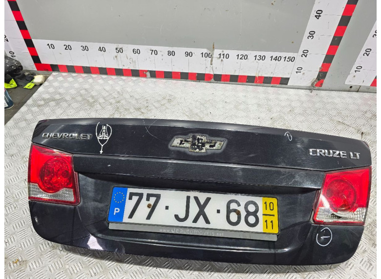 Фонарь крышки багажника левый к Chevrolet Cruze, 2010г.