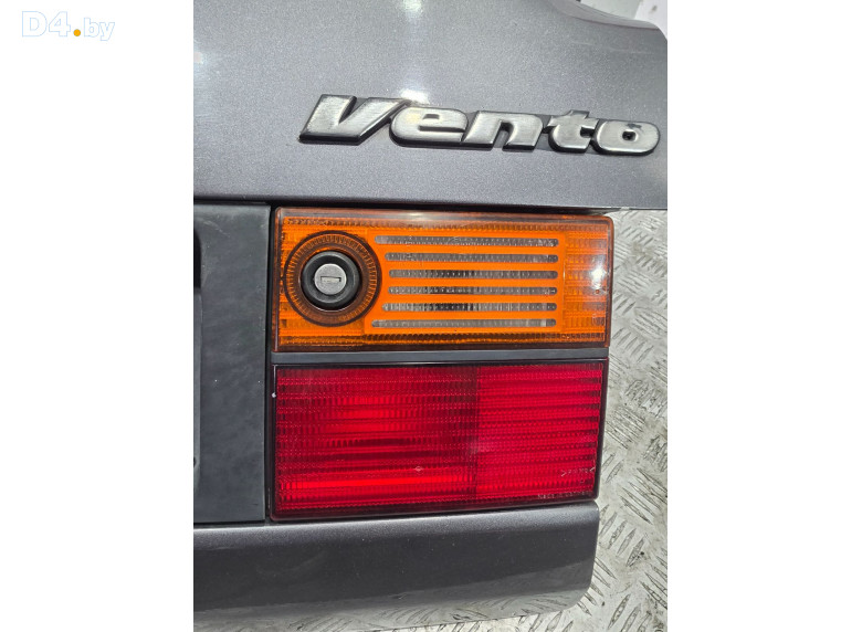 Фонарь крышки багажника правый к Volkswagen Vento 1995 г.
