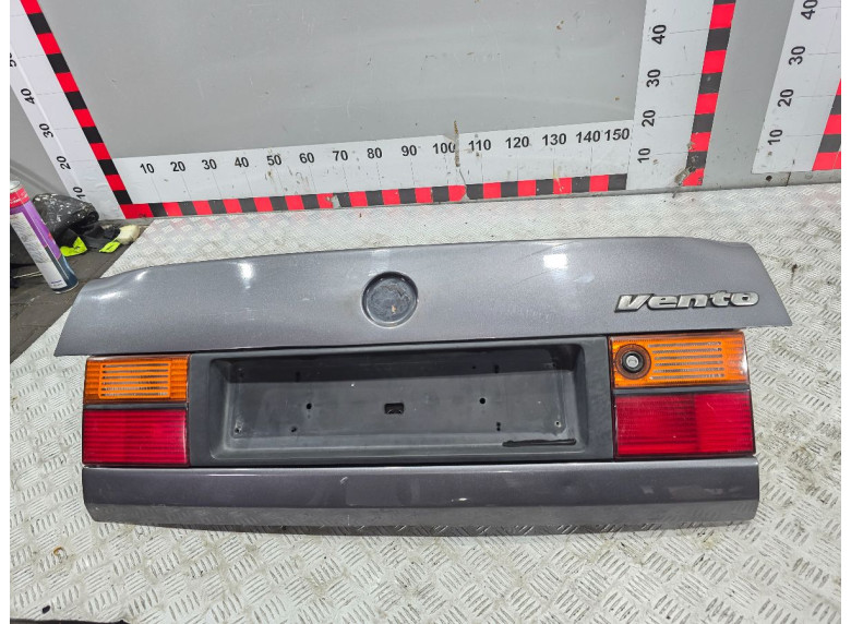 Кнопка открытия багажника к Volkswagen Vento, 1995г.