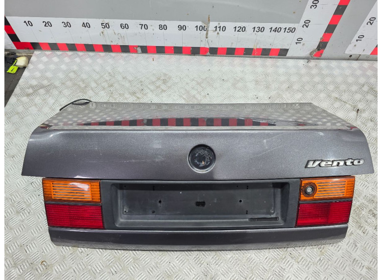Крышка багажника (дверь 3-5) к Volkswagen Vento, 1995г.