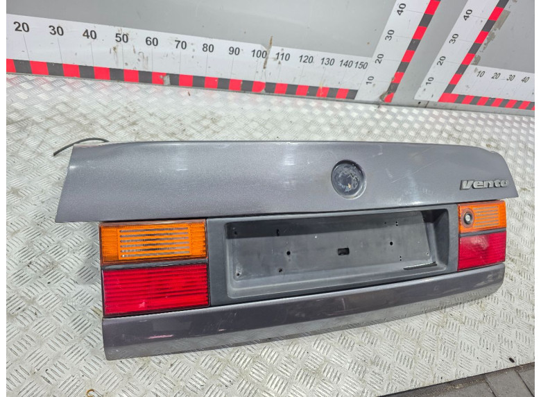 Крышка багажника (дверь 3-5) к Volkswagen Vento, 1995г.