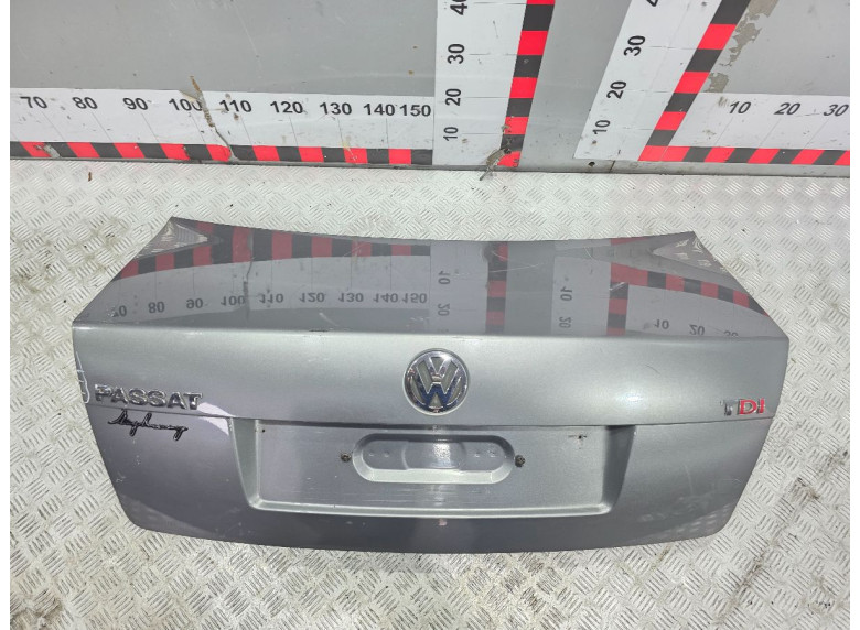 Крышка багажника (дверь 3-5) к Volkswagen Passat, 2002г.