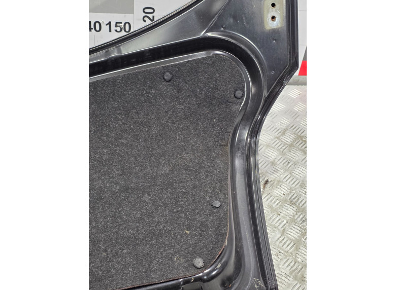 Обшивка крышки багажника к Nissan Primera, 2005г.