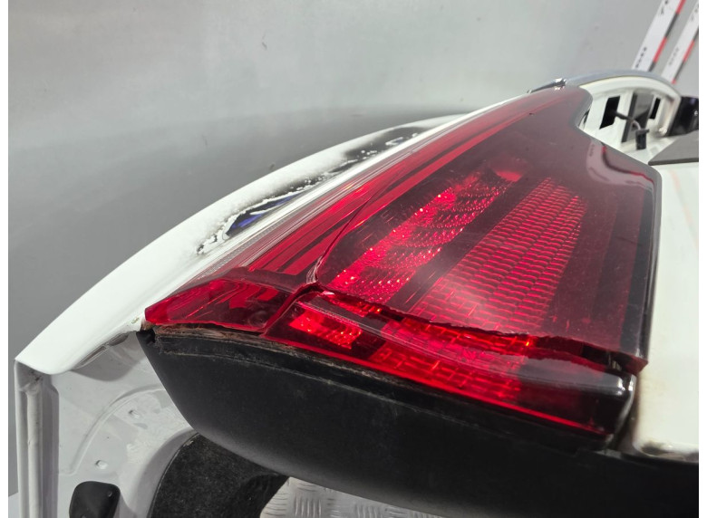 Фонарь крышки багажника левый к Audi A4, 2020г.