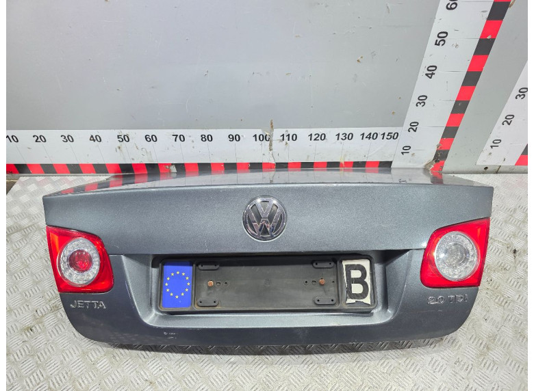 Фонарь крышки багажника правый к Volkswagen Jetta, 2008г.