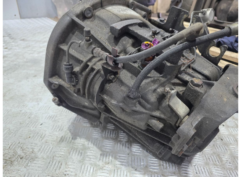 КПП механическая (МКПП) к Renault Trafic, 2004г.