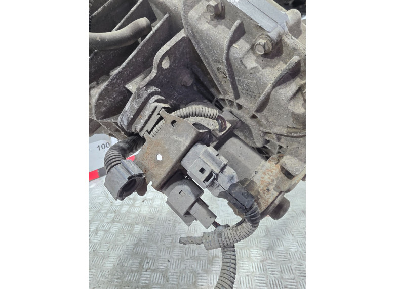 Электромотор раздаточной коробки к Volkswagen Touareg, 2004г.