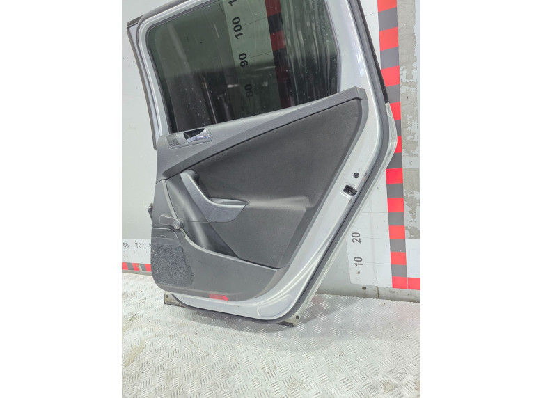Дверь задняя правая к Volkswagen Passat, 2006г.