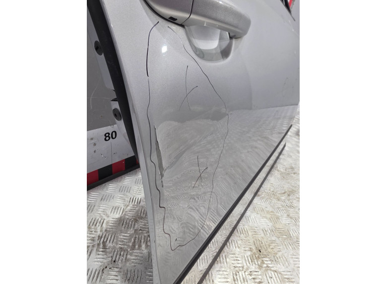 Дверь передняя правая к Volkswagen Passat, 2006г.