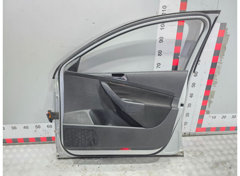 Дверь передняя правая к Volkswagen Passat, 2006г.