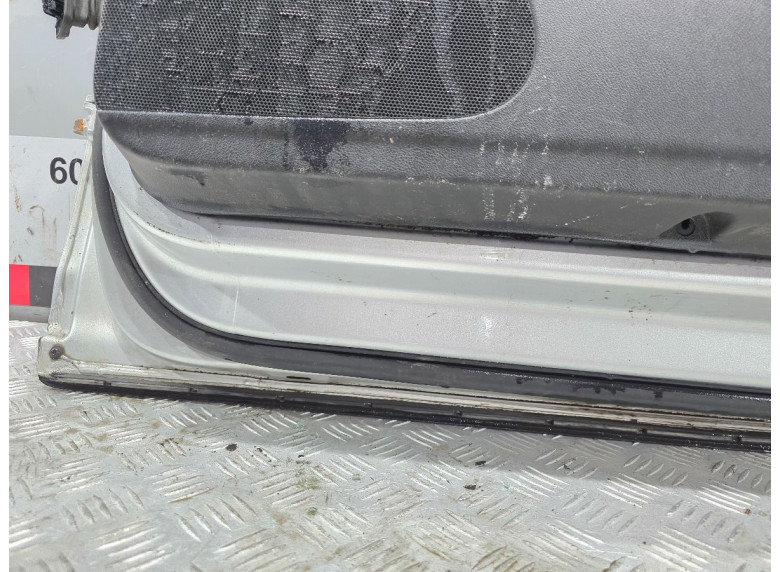 Дверь передняя правая к Volkswagen Passat, 2006г.