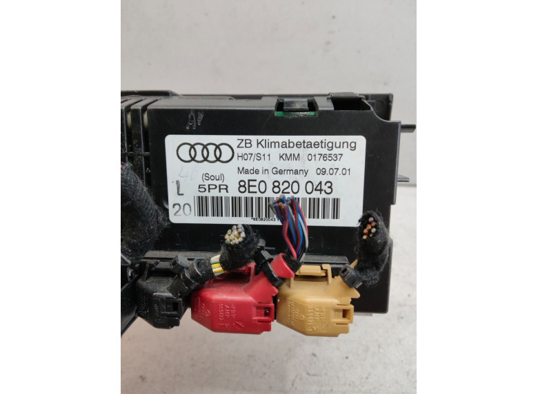 Блок управления печки/климат-контроля к Audi A4, 2001г.