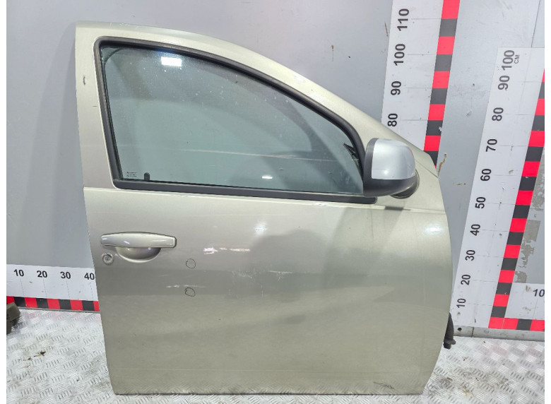 Дверь передняя правая к Dacia Duster, 2011г.