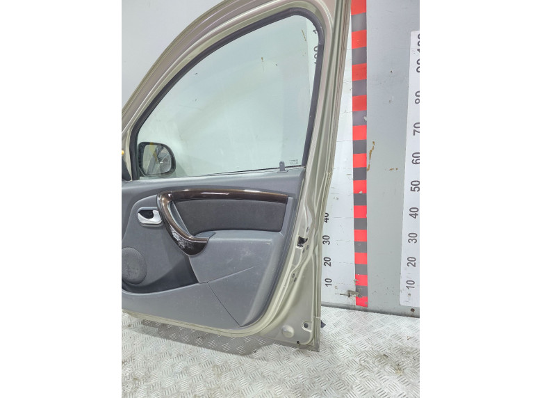 Дверь передняя правая к Dacia Duster, 2011г.