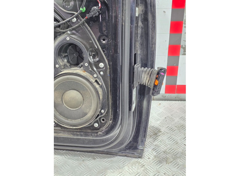 Дверь передняя левая к Volkswagen Passat, 2006г.
