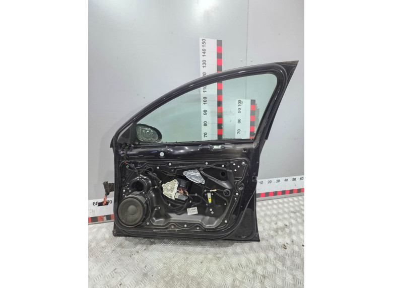 Дверь передняя правая к Volkswagen Passat, 2006г.