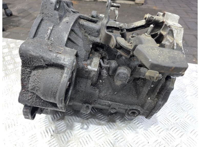 КПП механическая (МКПП) к Volkswagen Passat, 2006г.