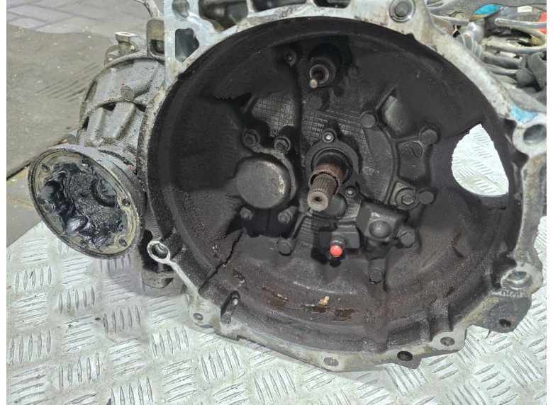 КПП механическая (МКПП) к Volkswagen Passat, 2006г.