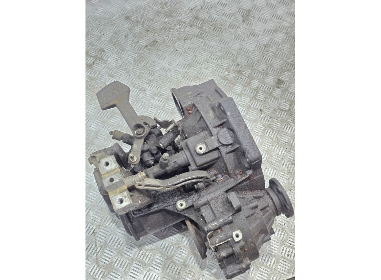 КПП механическая (МКПП) к Volkswagen Passat, 2006г.