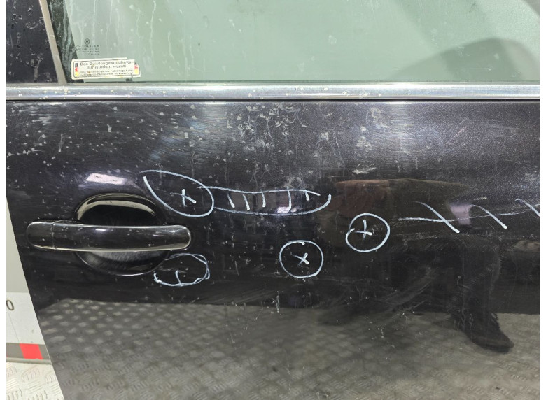 Дверь передняя правая к Volkswagen Passat, 2003г.