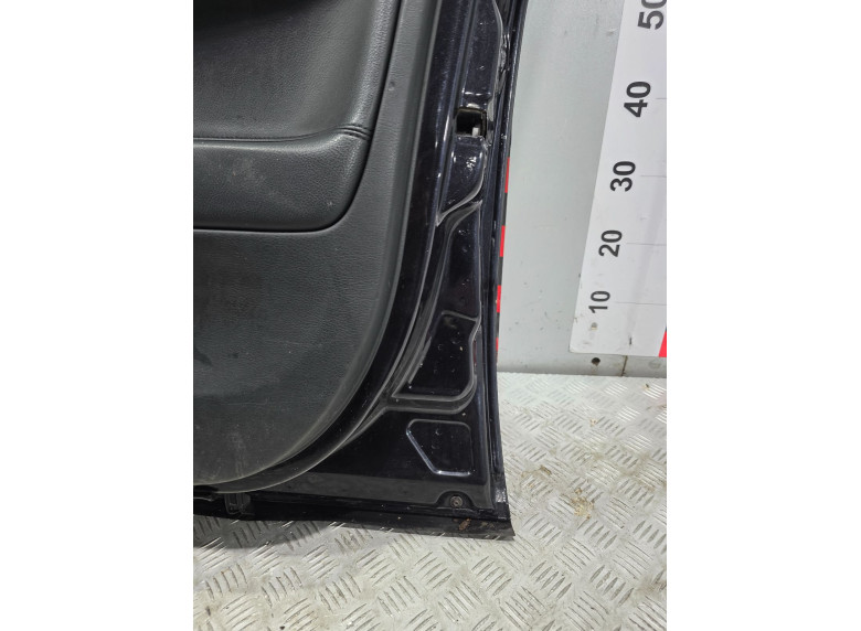 Дверь передняя правая к Volkswagen Passat, 2003г.