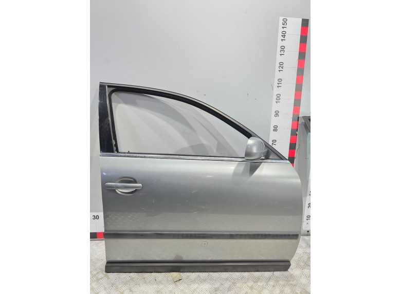 Ручка наружная передняя правая к Volkswagen Passat, 2003г.