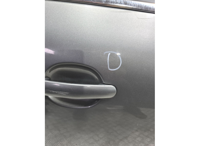 Дверь передняя правая к Volkswagen Passat, 2003г.