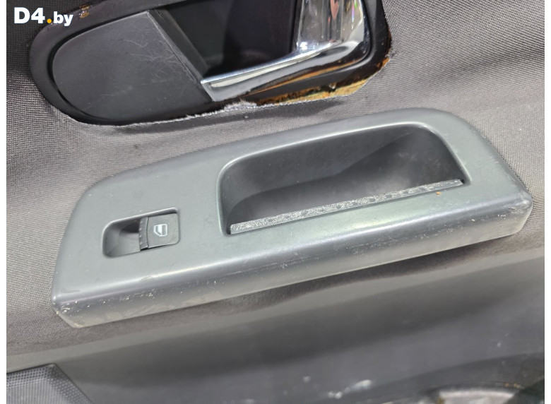 Ручка внутренняя передняя правая к Volkswagen Sharan 2003 г.