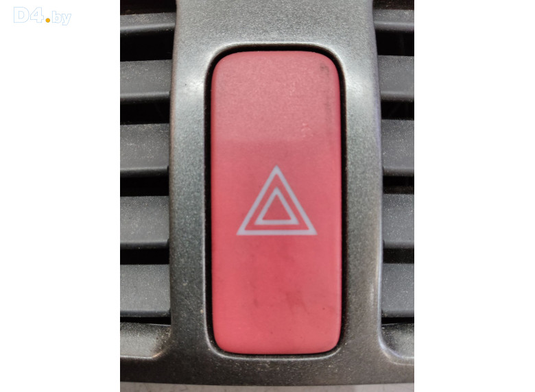 Кнопка аварийной сигнализации к Toyota Auris 2008 г.