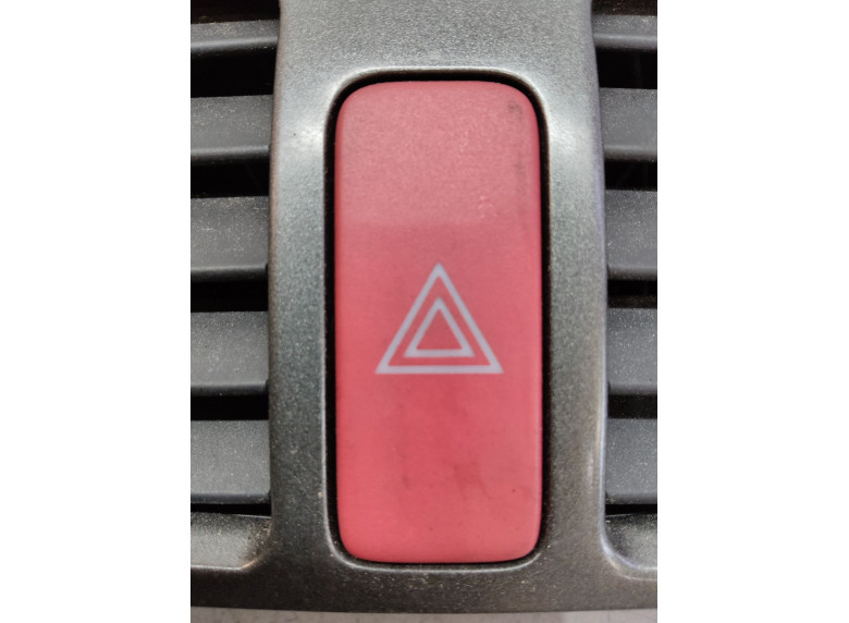 Кнопка аварийной сигнализации к Toyota Auris, 2008г.