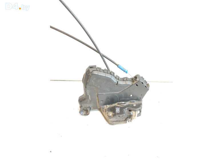 Замок двери передней правой к Toyota Auris 2008 г.