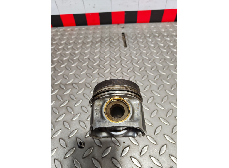 Поршень к BMW 7 G11/G12, 2017г.