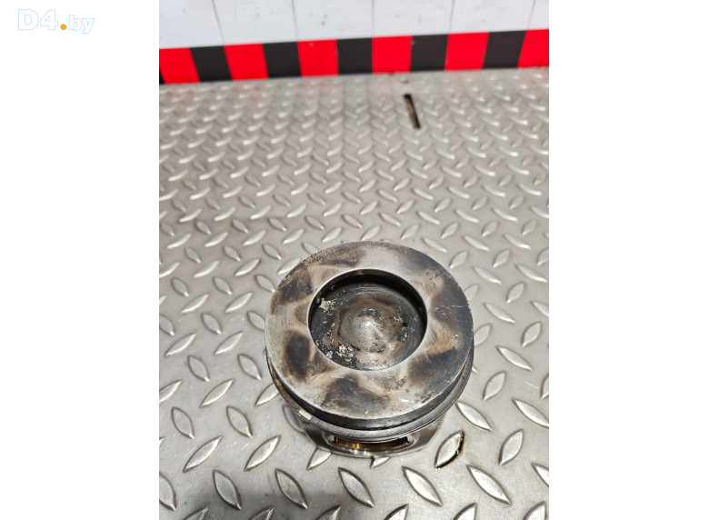 Поршень к BMW 7G11/G12 2017 г.