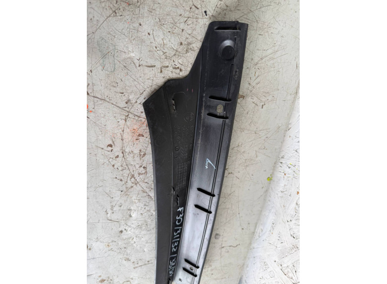 Уплотнитель капота к BMW 3 F30/F31/GT F34, 2015г.