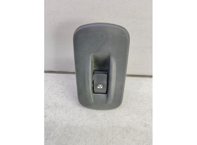 Кнопка стеклоподъемника переднего правого к Renault Trafic, 2005г.